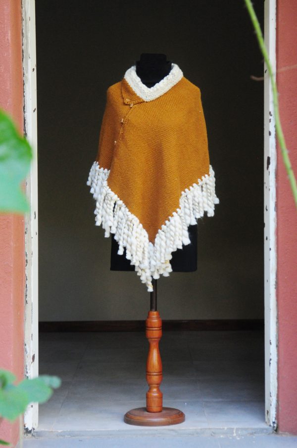 Poncho Caoba.